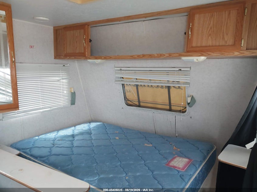 1999 DUTCHMAN CLASSIC LE M-28BHL auction photo 5