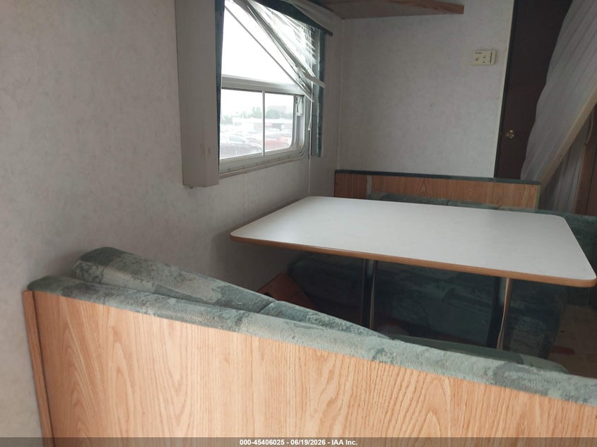 1999 DUTCHMAN CLASSIC LE M-28BHL auction photo 7