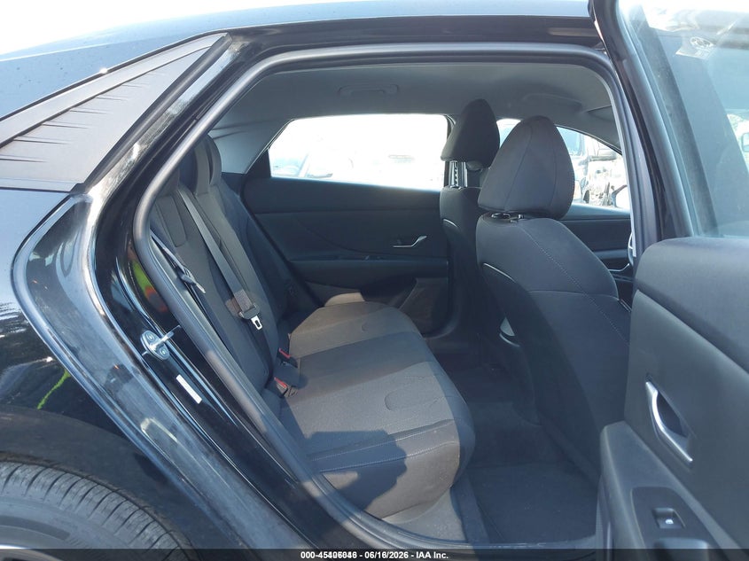 2023 HYUNDAI ELANTRA auction photo 8