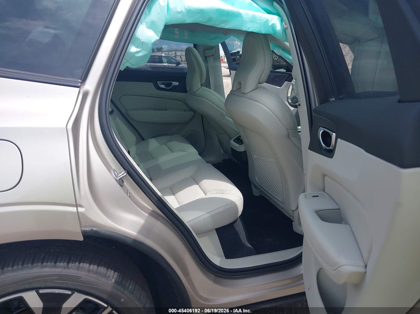 2026 Volvo Xc60 B5 Ultra VIN: YV4M12RM2T1408298 Lot: 45406192