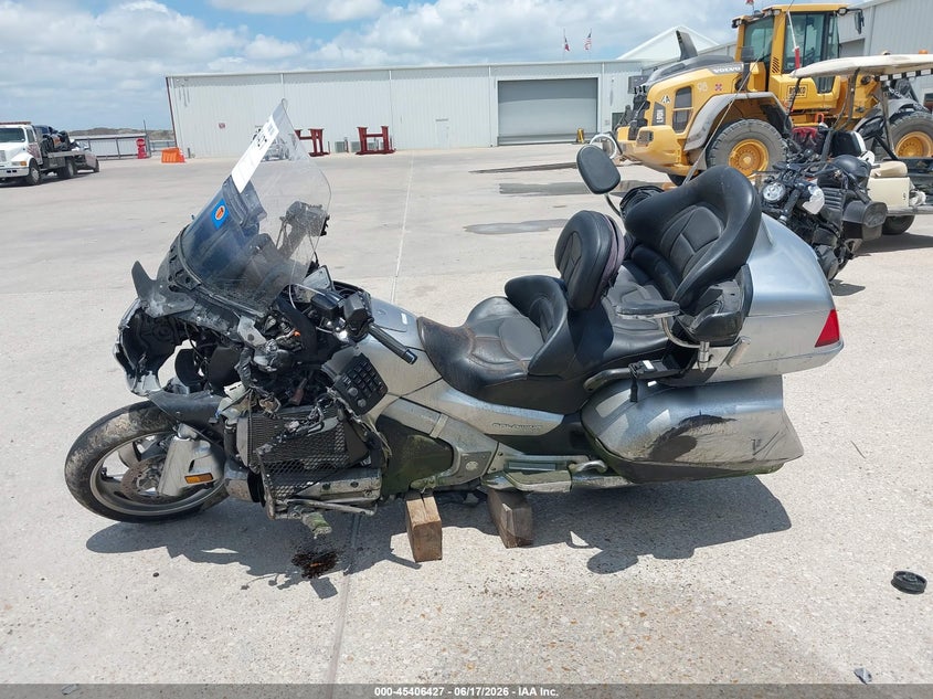 2015 Honda Gl1800 VIN: JH2SC68G9FK300581 Lot: 45406427