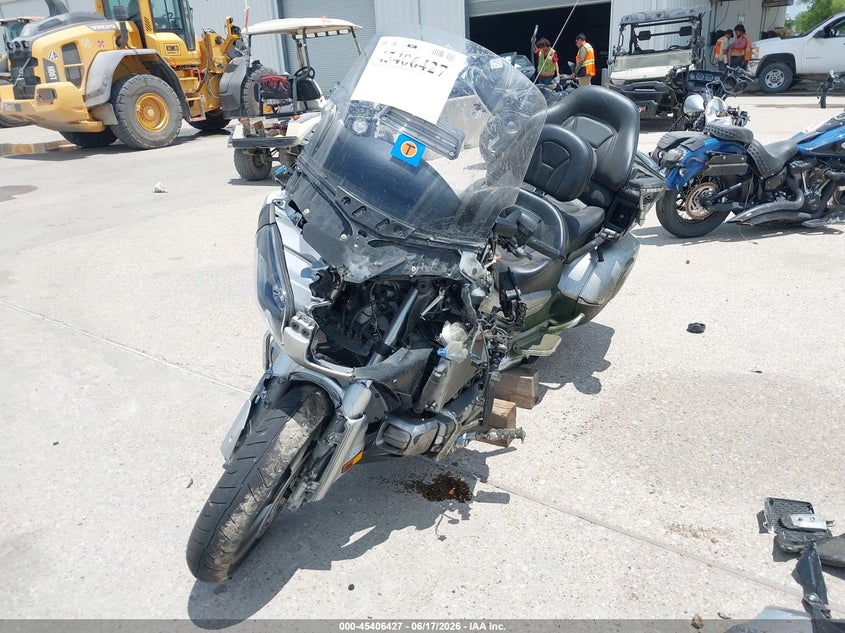 JH2SC68G9FK300581 2015 Honda Gl1800 photo 1