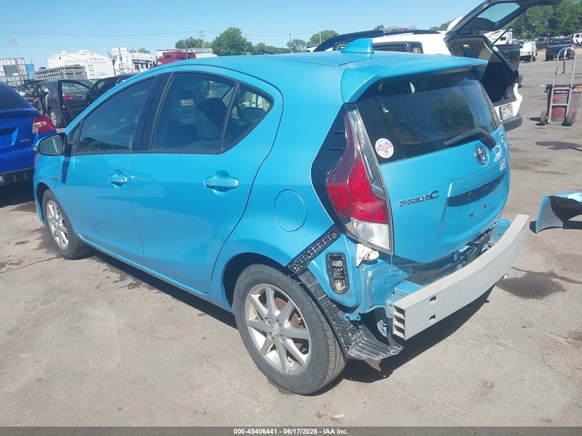2015 TOYOTA PRIUS C auction photo 3