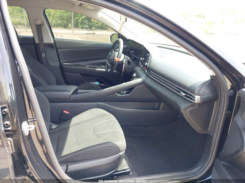 2021 HYUNDAI ELANTRA auction photo 5