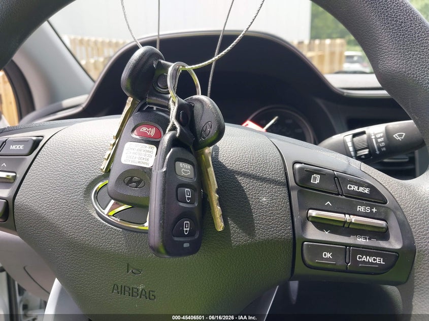 2020 HYUNDAI ELANTRA SE — Photo 11