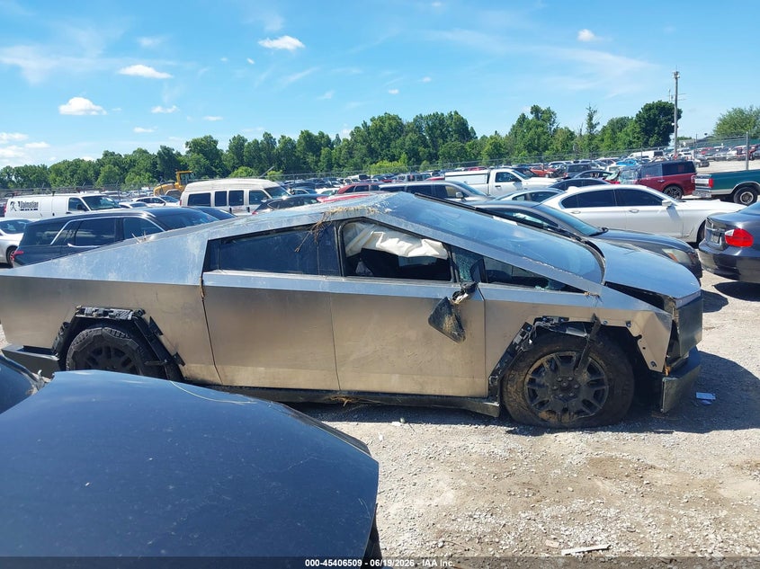 2025 Tesla Cybertruck All-Wheel Drive VIN: 7G2CEHED0SA059900 Lot: 45406509