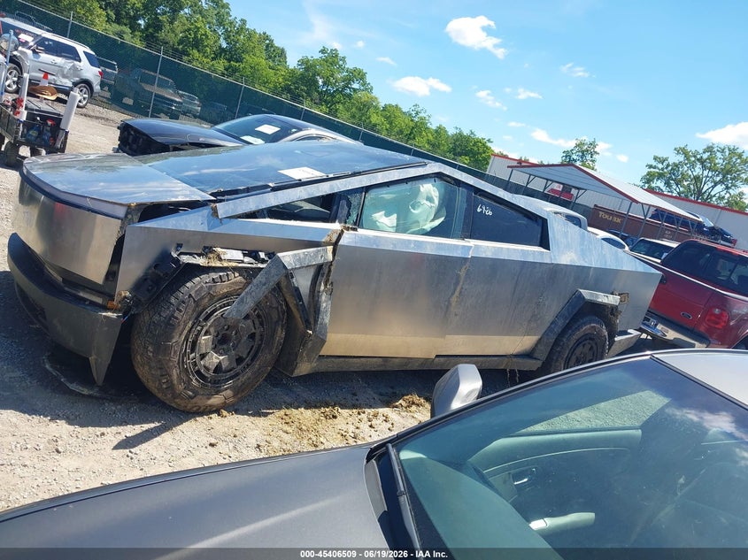 2025 Tesla Cybertruck All-Wheel Drive VIN: 7G2CEHED0SA059900 Lot: 45406509
