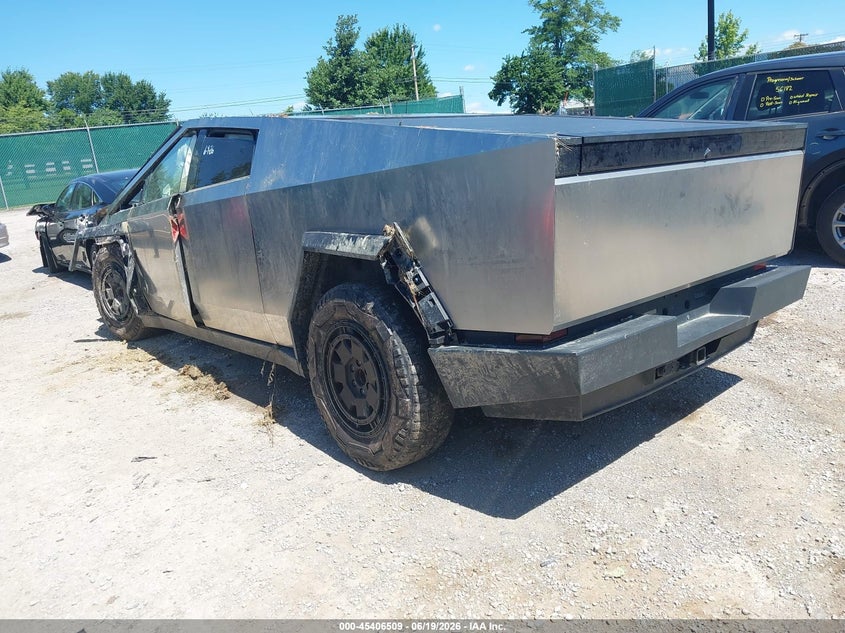 2025 TESLA CYBERTRUCK auction photo 3
