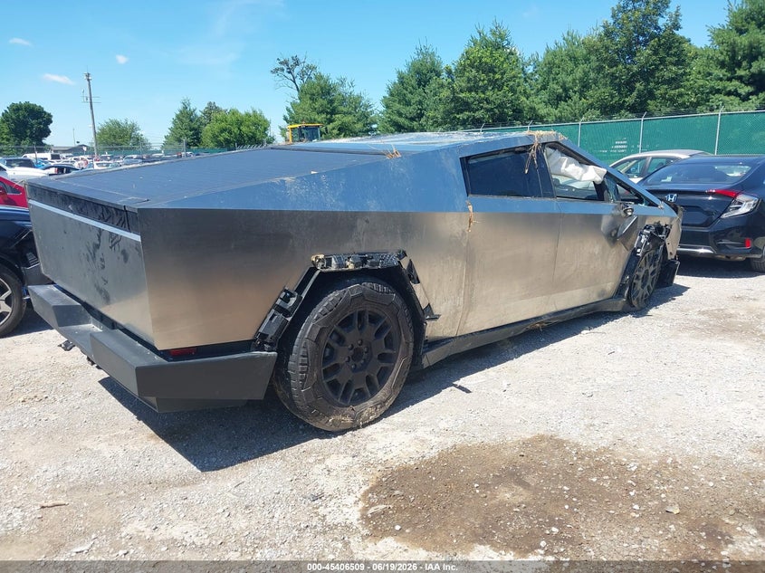 2025 TESLA CYBERTRUCK auction photo 4