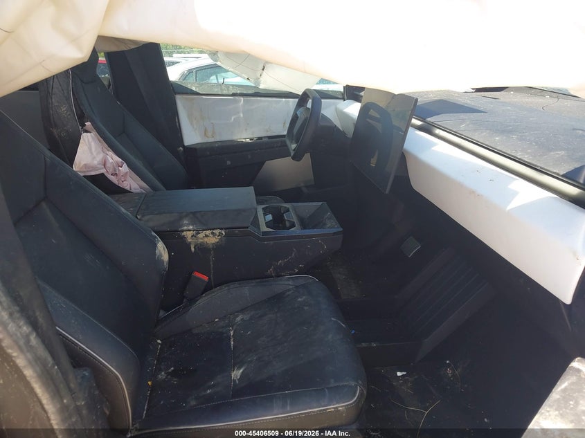 2025 TESLA CYBERTRUCK auction photo 5