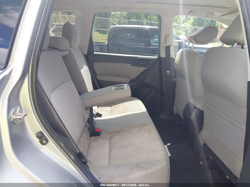 2016 SUBARU FORESTER auction photo 8