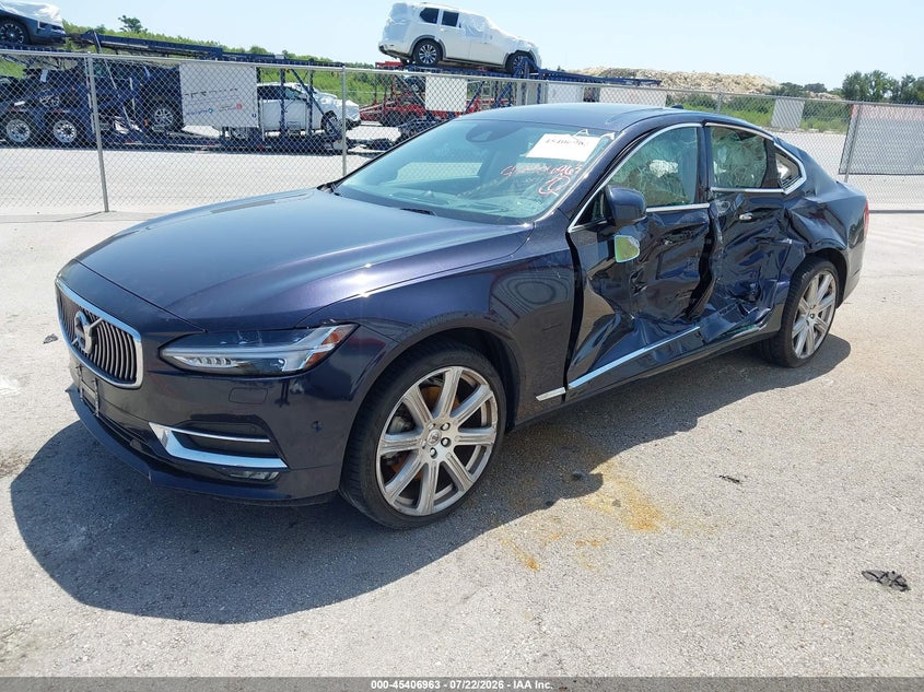2017 VOLVO S90 auction photo 2
