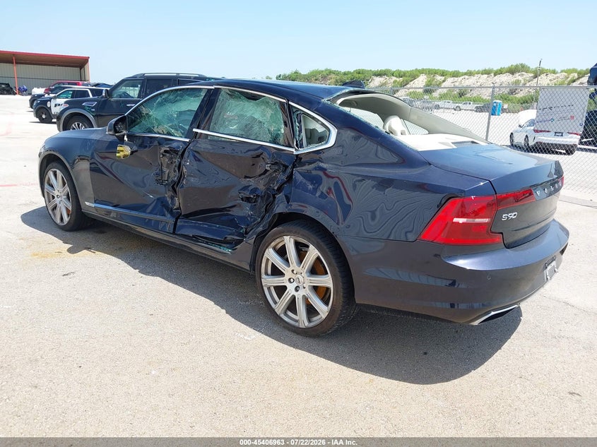 2017 VOLVO S90 auction photo 3