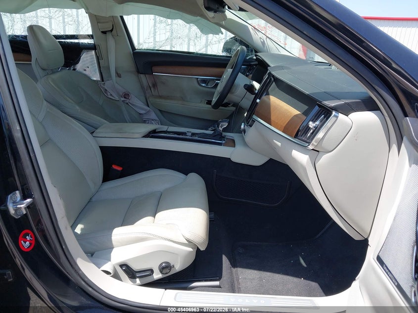 2017 VOLVO S90 auction photo 5