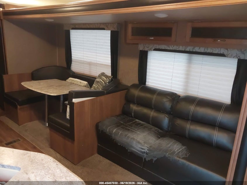 2017 CATALINA 291QBS auction photo 5