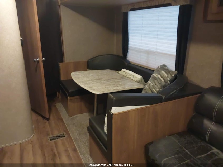 2017 CATALINA 291QBS auction photo 7