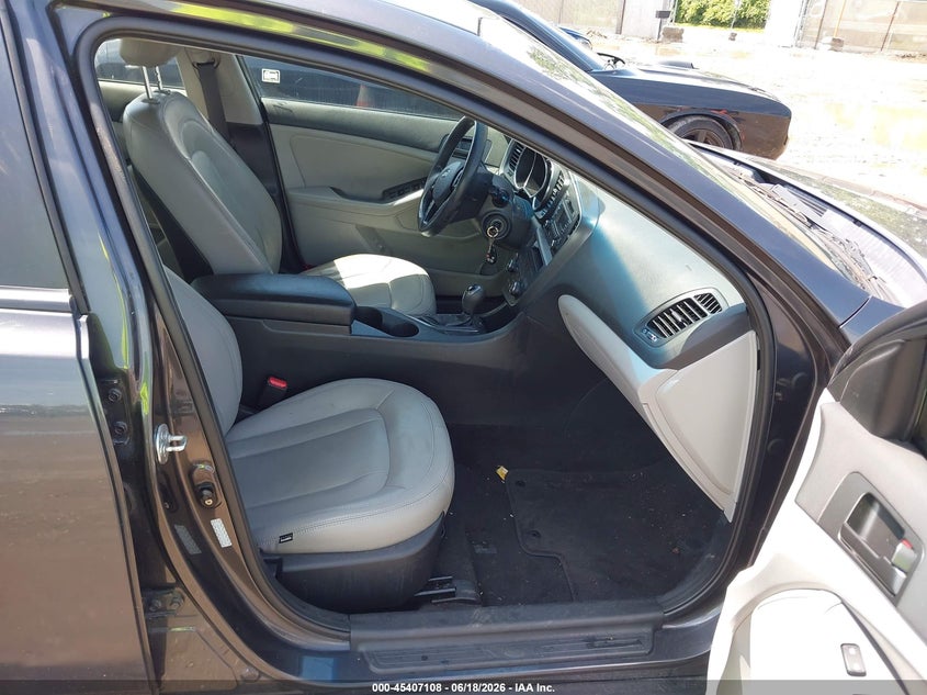 2011 KIA OPTIMA auction photo 5