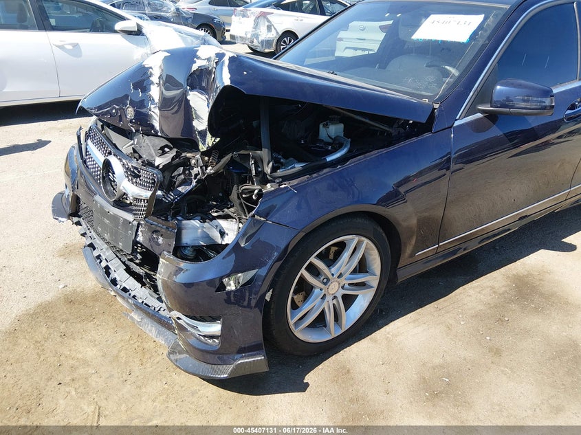 2013 Mercedes-Benz C 250 Sport VIN: WDDGF4HB2DF979930 Lot: 45407131