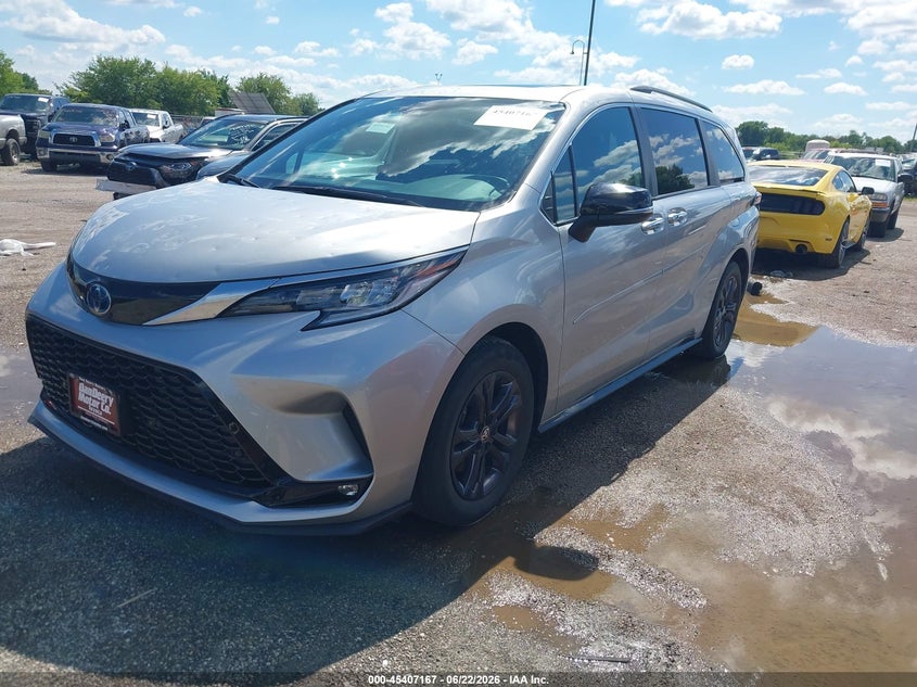 2024 Toyota Sienna, Град, IAAI, VIN 5TDCSKFC1RS109260 — фото 2
