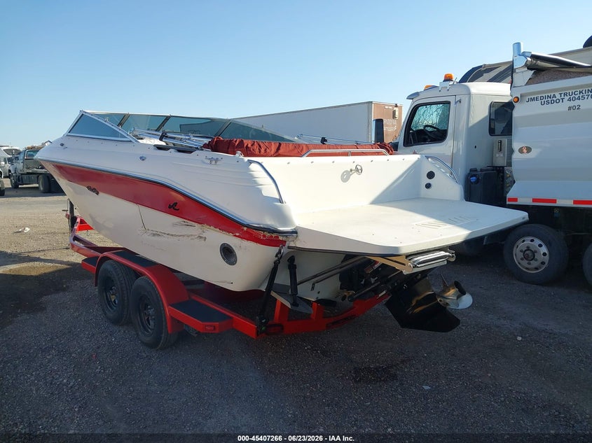 1992 SEA RAY 23' auction photo 3