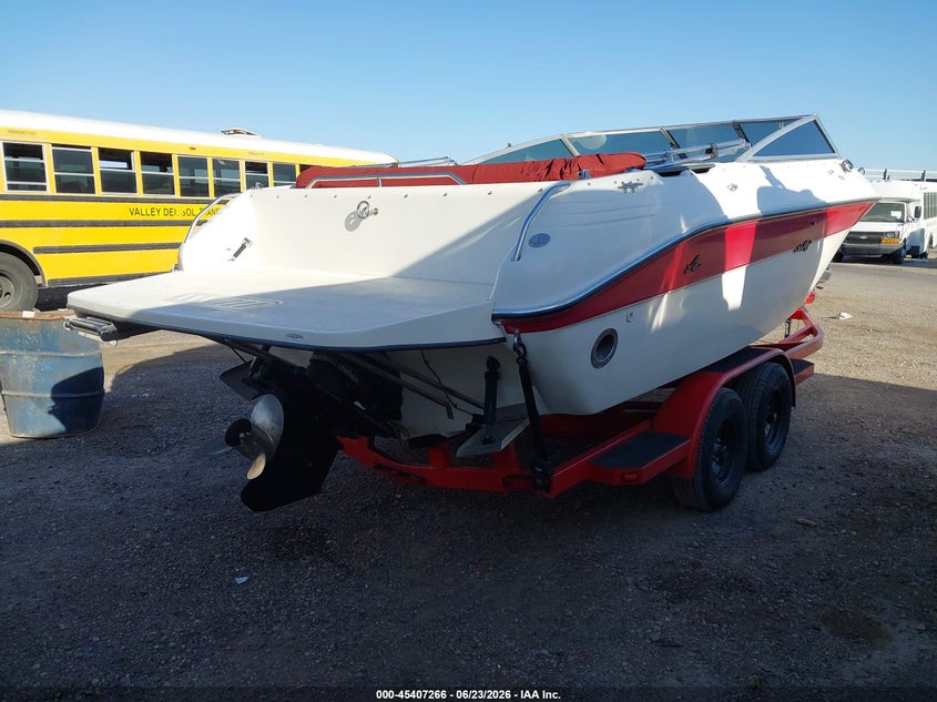 1992 SEA RAY 23' auction photo 4