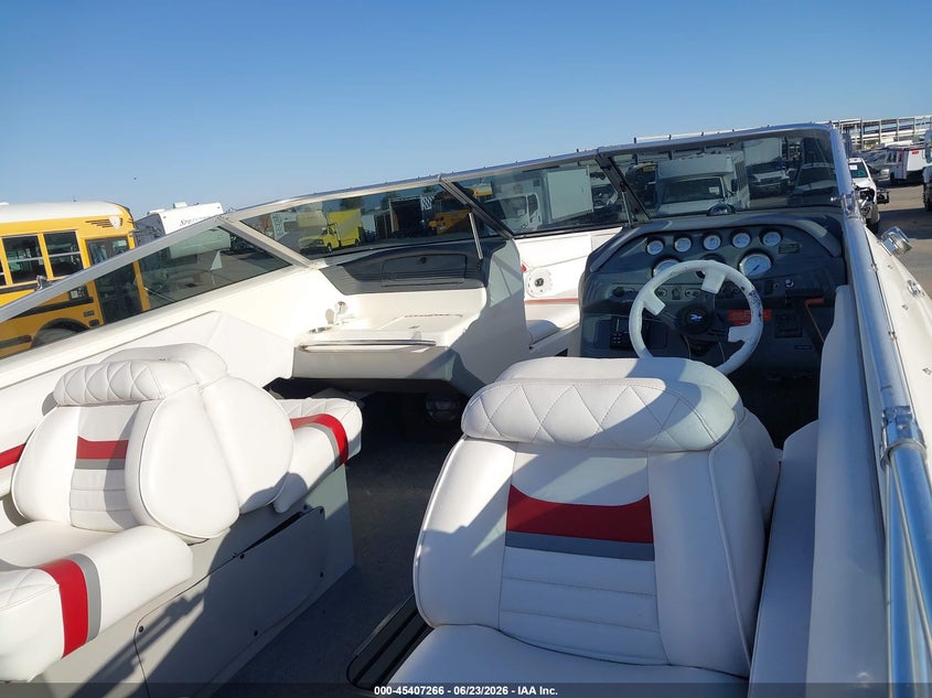 1992 SEA RAY 23' auction photo 5