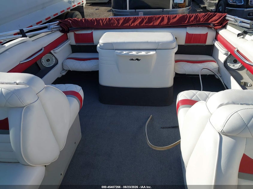 1992 SEA RAY 23' auction photo 8