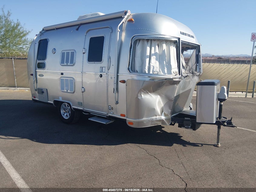 2017 AIRSTREAM FLYING CLOUD auction photo 1