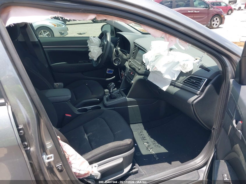 VIN 5NPD84LF5JH293271 2018 HYUNDAI ELANTRA SEL