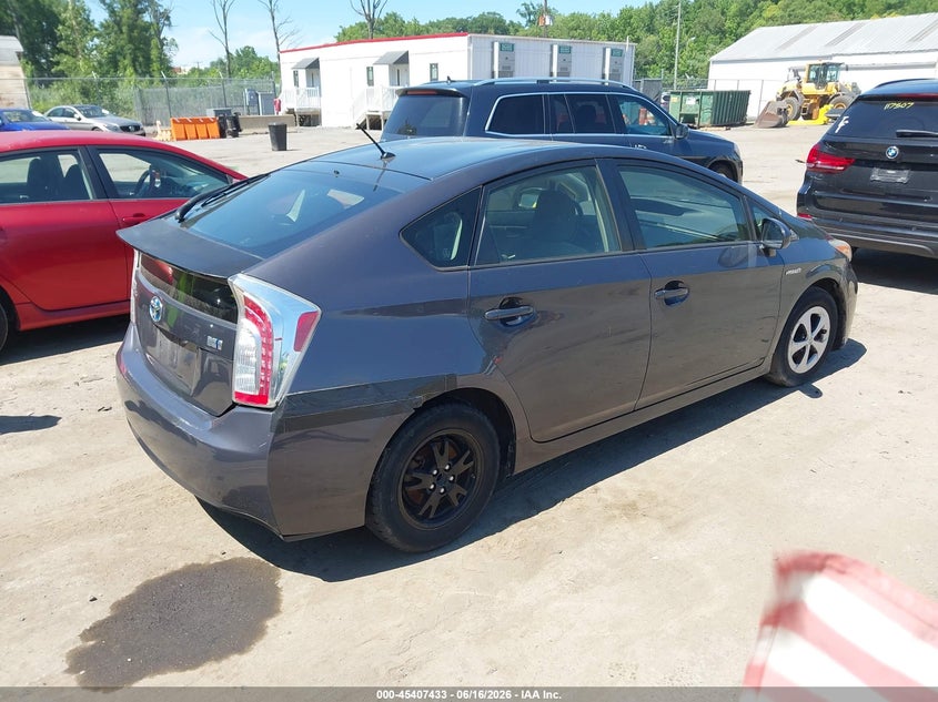 2014 TOYOTA PRIUS auction photo 4