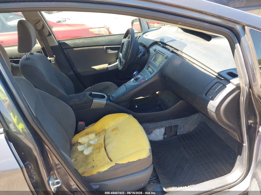 2014 TOYOTA PRIUS auction photo 5