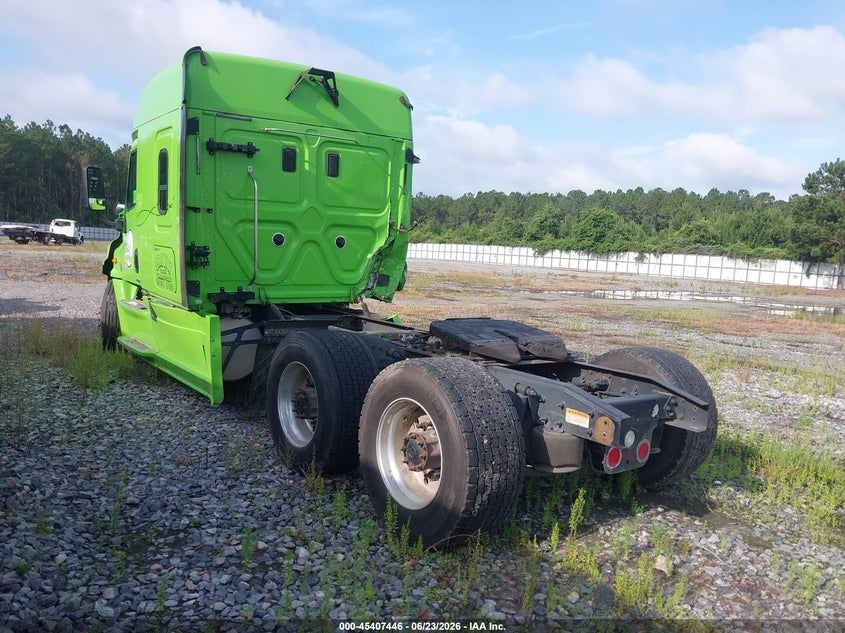 2016 FREIGHTLINER CASCADIA 125 auction photo 3