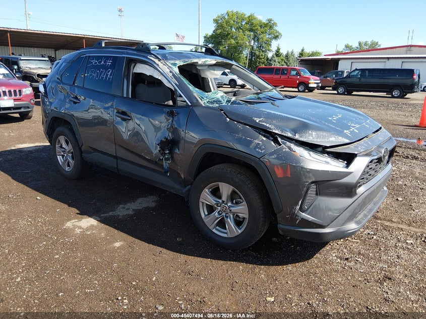 TOYOTA RAV4 XLE 2022