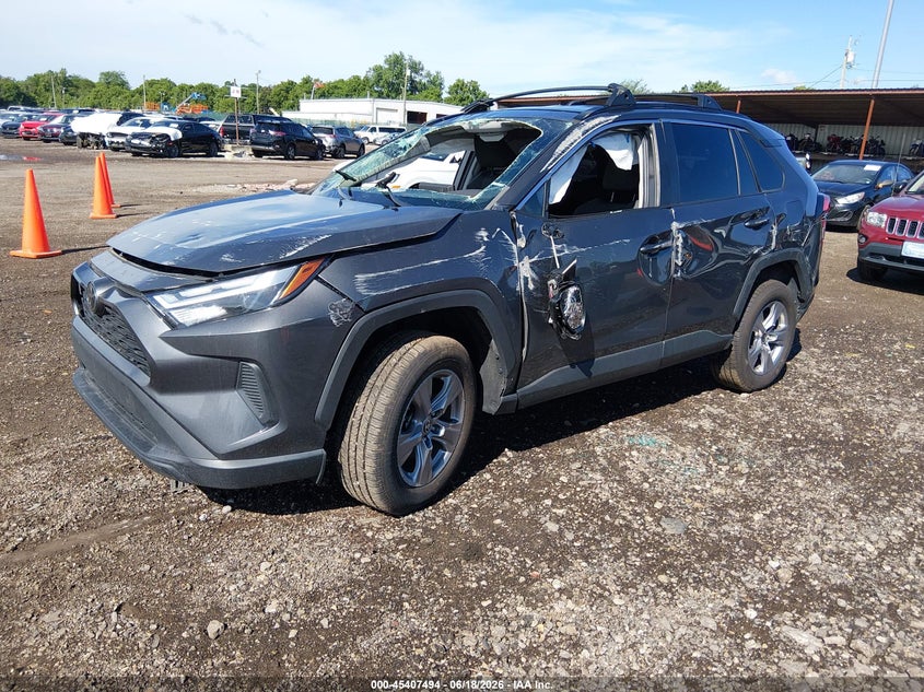 VIN 2T3P1RFV6NW320767 2022 TOYOTA RAV4 XLE