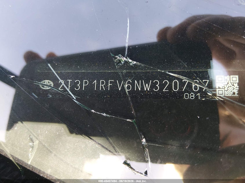 VIN 2T3P1RFV6NW320767 2022 TOYOTA RAV4 XLE