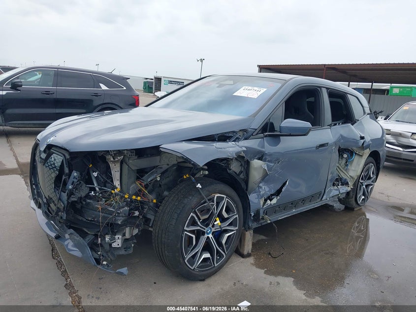 2025 BMW IX auction photo 2