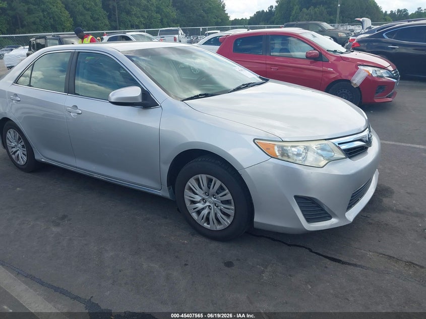 2013 TOYOTA CAMRY LE