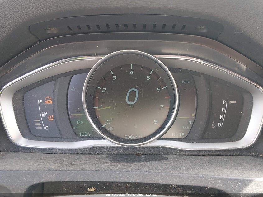 2015 VOLVO V60 auction photo 7