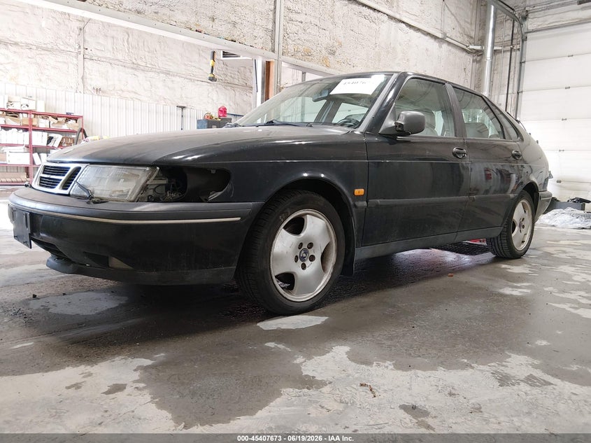 1997 Saab 900, Normal Wear & Tear, IAAI, VIN YS3DF55N8V2001483 — photo 2