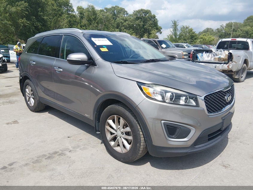 Vin: 5xypgda39hg289119, lot: 45905702, kia sorento 2.4l lx 2017 img_1