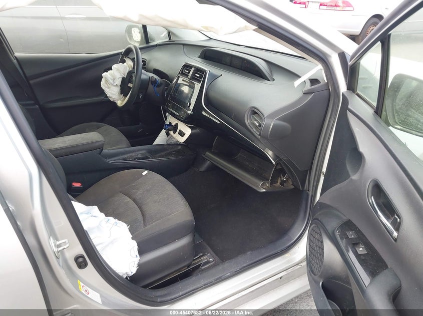 2017 TOYOTA PRIUS auction photo 5