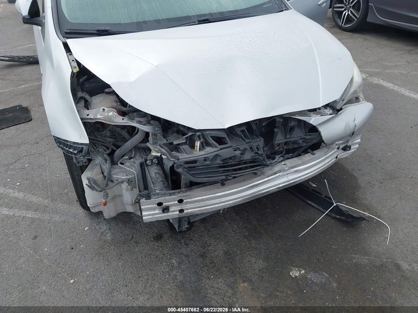 2017 TOYOTA PRIUS auction photo 6