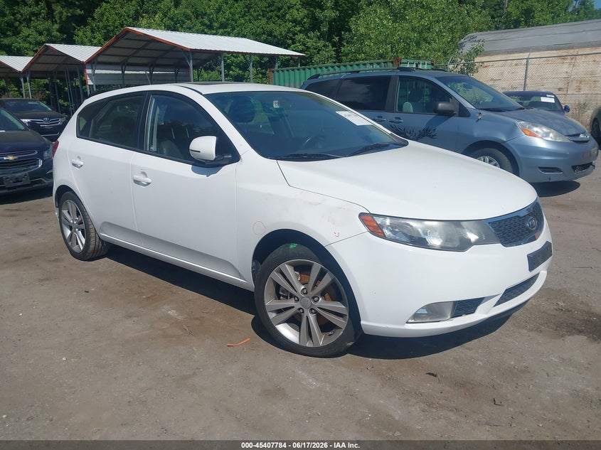 Vin: knafw5a31b5337679, lot: 45905806, kia forte sx 2011 img_1