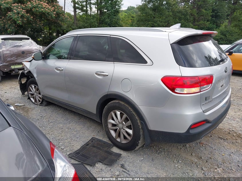 Фото 3 - KIA SORENTO