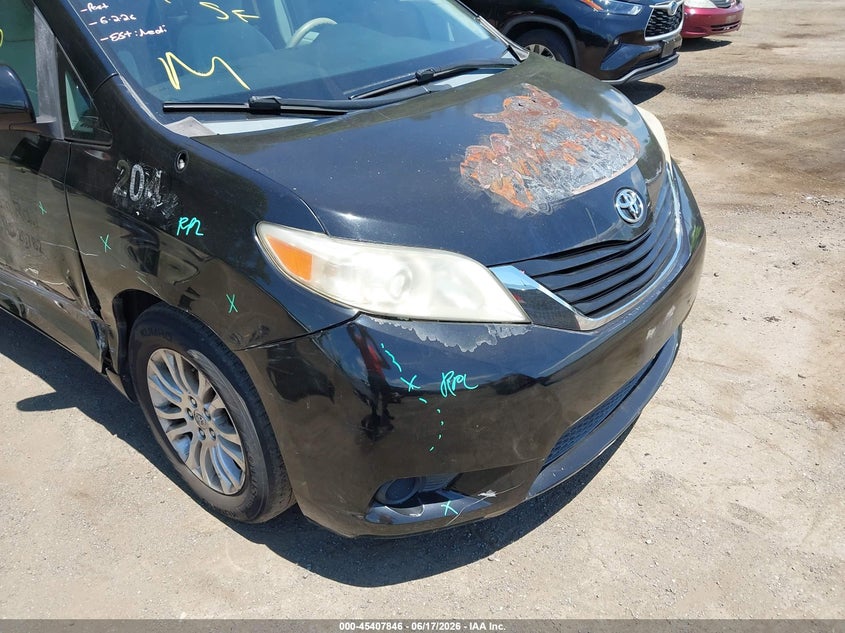 TOYOTA SIENNA 2011 VIN 5TDKK3DC6BS037272