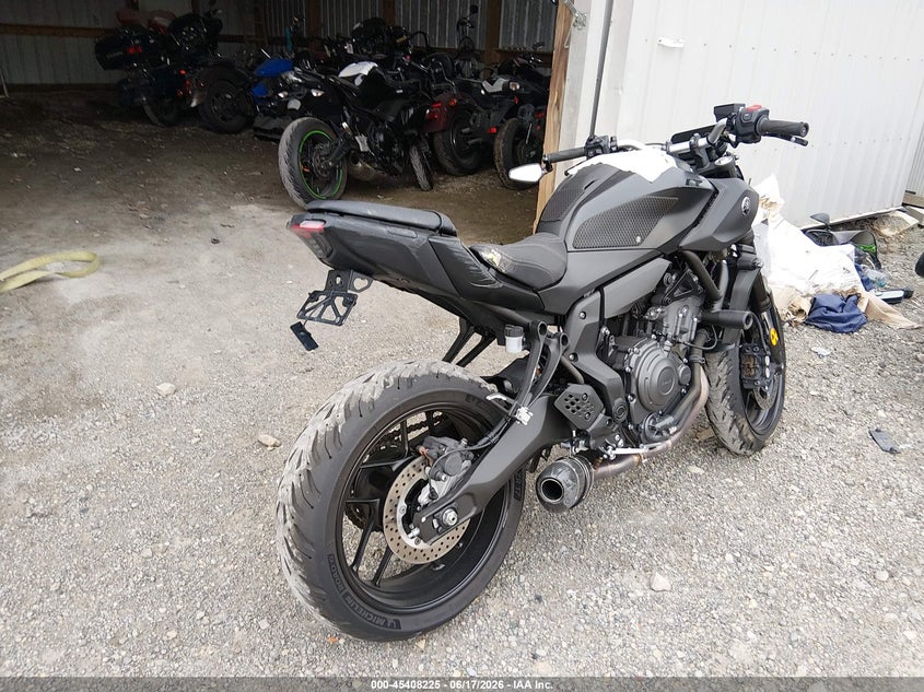2025 YAMAHA MTN690 auction photo 4