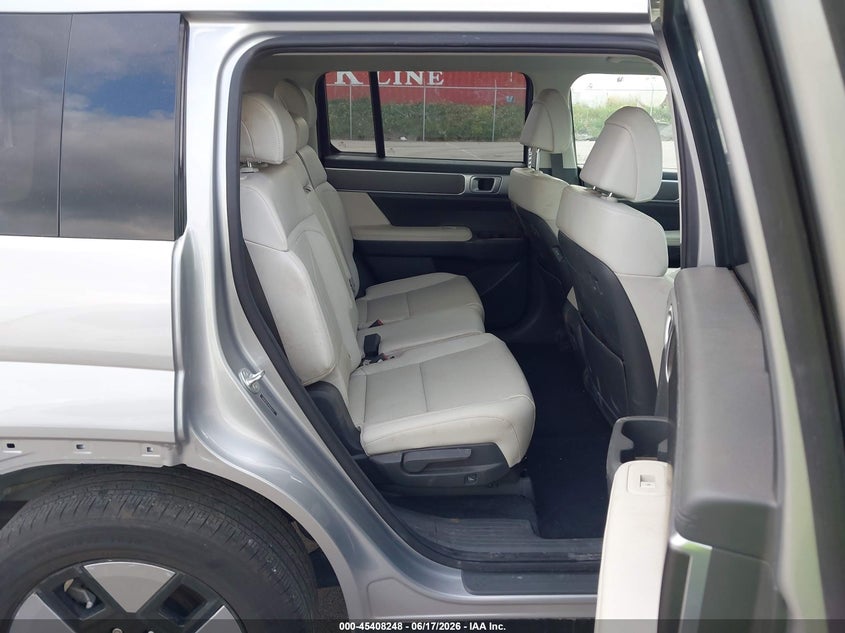 2025 HYUNDAI SANTA FE HYBRID auction photo 8