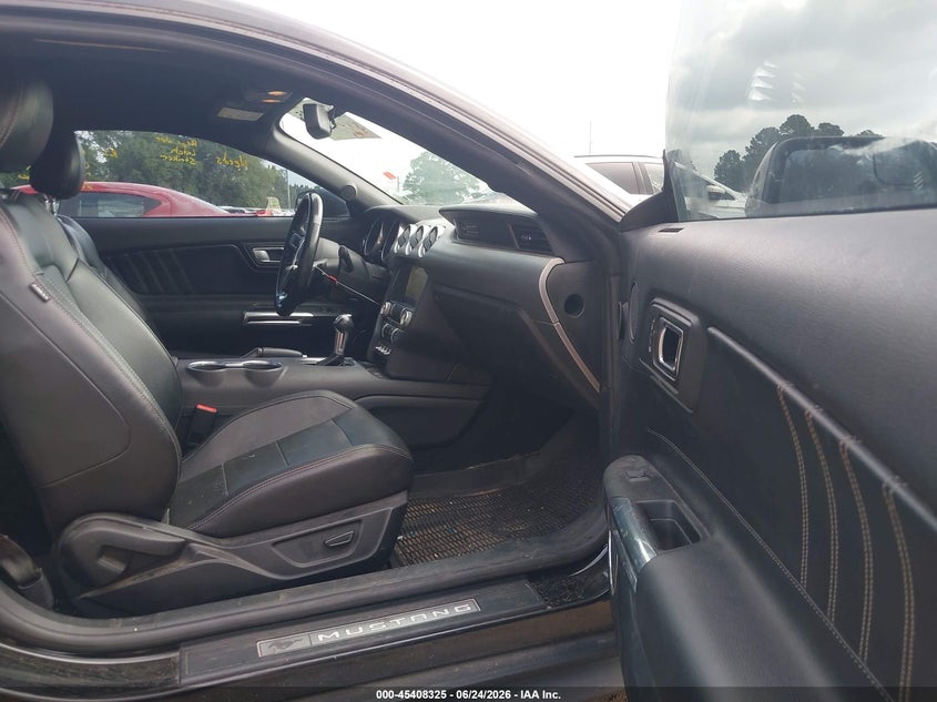 2020 FORD MUSTANG auction photo 5