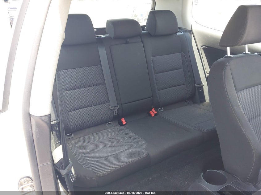 2012 VOLKSWAGEN GOLF HATCHBACK 2.5L I-5 DOHC, VVT, 170HP