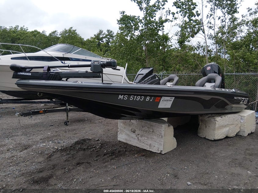2023 TRACKER NITRO Z18 auction photo 2